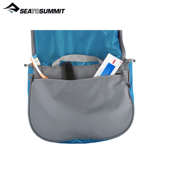 SEA TO SUMMIT TRAVELLING LIGHT HANGING TOILETRY BAG Thumbnail