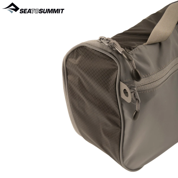 SEA TO SUMMIT TRAVELLING LIGHT HANGING TOILETRY BAG Thumbnail