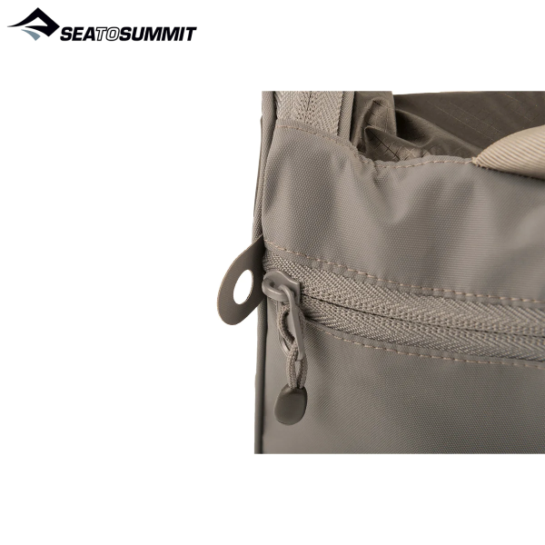 SEA TO SUMMIT TRAVELLING LIGHT HANGING TOILETRY BAG Thumbnail